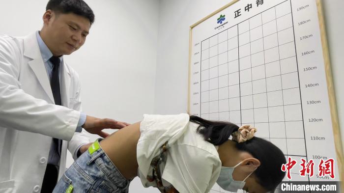 青少年脊柱側彎多發 專家：支具治療有效減低惡化程度