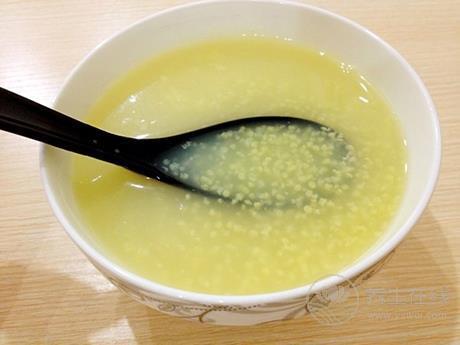 秋冬季養(yǎng)生多吃小米 小米粥怎么煮營養(yǎng)更豐富 秋冬季養(yǎng)生多吃小米 小米粥怎么煮營養(yǎng)更豐富