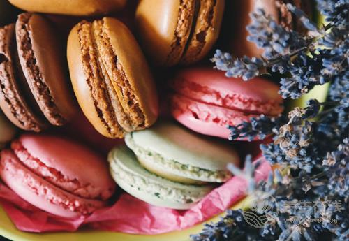 夏季臉上長痘痘,這些食物別多吃,愛美的人都看過來 夏季臉上長痘痘,這些食物別多吃,愛美的人都看過來