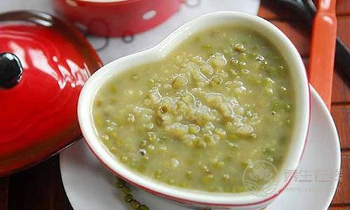 夏季祛濕吃什么好 四食譜去除體內(nèi)濕氣 夏季祛濕吃什么好 四食譜去除體內(nèi)濕氣