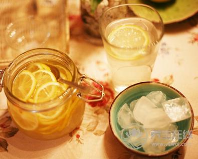 夏季女人抑制曬斑， 推薦五款祛斑食譜