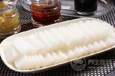 冬季老年人補鈣吃什么 蝦皮白蘿卜湯最補鈣