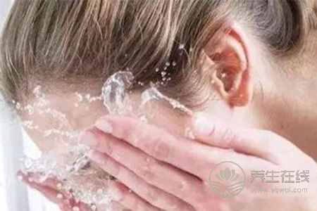 夏季該怎樣進行臉部皮膚保養? 夏季該怎樣進行臉部皮膚保養?