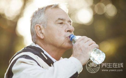 老年人夏季的飲食保健法