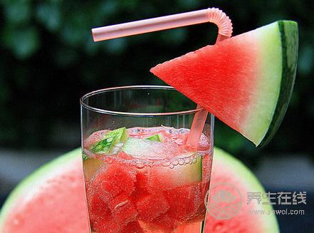 夏季吃西瓜,這3個(gè)要點(diǎn)要注意 夏季吃西瓜,這3個(gè)要點(diǎn)要注意