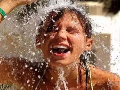 夏季出汗多 易致皮膚病