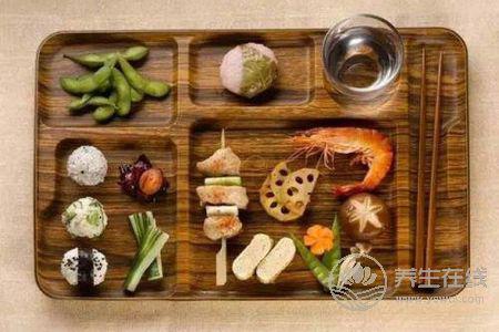 大暑怎樣預(yù)防中暑?-易網(wǎng)<a href=http://www.xllyou.com/ target=_blank class=infotextkey>健康養(yǎng)生</a>網(wǎng) 大暑怎樣預(yù)防中暑?