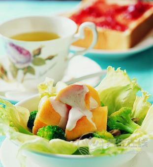 處暑防秋燥 處暑節(jié)氣<a href=http://www.xllyou.com/jkys/ target=_blank class=infotextkey>養(yǎng)生</a>提點(diǎn)-易網(wǎng)<a href=http://www.xllyou.com/ target=_blank class=infotextkey>健康養(yǎng)生</a>網(wǎng) 處暑防秋燥 處暑節(jié)氣養(yǎng)生提點(diǎn)