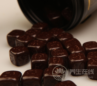 七夕情人節 這樣吃巧克力讓你很享瘦-易網<a href=http://www.xllyou.com/ target=_blank class=infotextkey>健康養生</a>網 七夕情人節 這樣吃巧克力讓你很享瘦