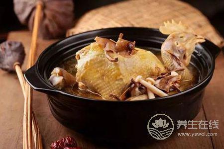 處暑節(jié)氣適合喝什么湯?處暑養(yǎng)生湯的功效和作用是什么?-易網(wǎng)<a href=http://www.xllyou.com/ target=_blank class=infotextkey>健康養(yǎng)生</a>網(wǎng) 處暑節(jié)氣適合喝什么湯?處暑養(yǎng)生湯的功效和作用是什么?