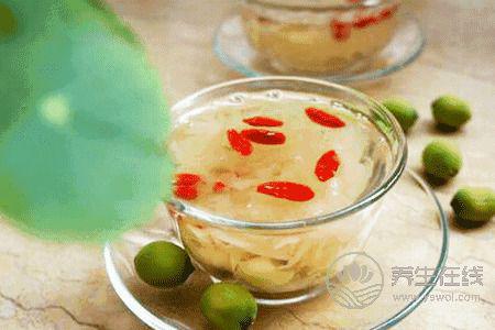 秋季養(yǎng)肺食物有哪些?秋季肺燥的癥狀有哪些?-易網(wǎng)健康養(yǎng)生網(wǎng) 秋季養(yǎng)肺食物有哪些?秋季肺燥的癥狀有哪些?