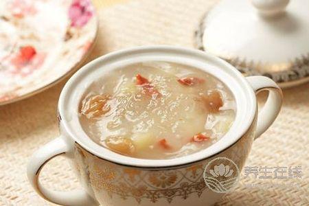 秋季咳嗽不止怎么辦?治療咳嗽的食療方有哪些?-易網<a href=http://www.xllyou.com/ target=_blank class=infotextkey>健康養生</a>網 秋季咳嗽不止怎么辦?治療咳嗽的食療方有哪些?