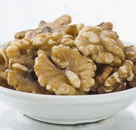 18美食治初秋心煩失眠-易網(wǎng)<a href=http://www.xllyou.com/ target=_blank class=infotextkey>健康養(yǎng)生</a>網(wǎng) 18美食治初秋心煩失眠