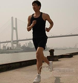 秋冬季易發心臟病 教你幾招護心臟-易網健康養生網 秋冬季易發心臟病 教你幾招護心臟