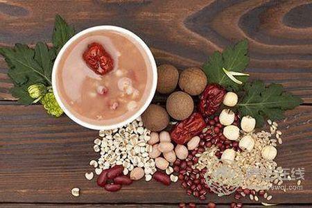 霜降如何養(yǎng)生?霜降養(yǎng)生有哪些注意事項(xiàng)?-易網(wǎng)<a href=http://www.xllyou.com/ target=_blank class=infotextkey>健康養(yǎng)生</a>網(wǎng) 霜降如何養(yǎng)生?霜降養(yǎng)生有哪些注意事項(xiàng)?