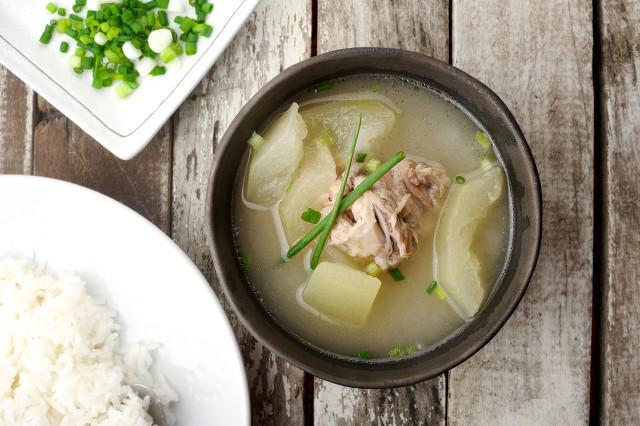 夏季喝什么湯好養生的，對付夏季高氣溫少不了它