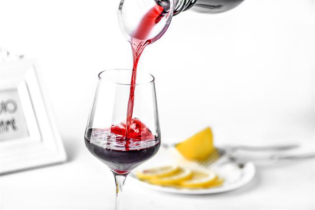 秋天喝葡萄酒有哪些好處？沒喝完的葡萄酒怎么保存？