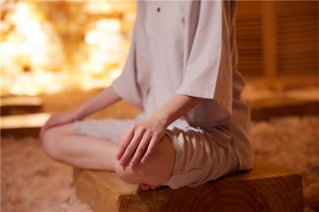 冬季做汗蒸好嗎?冬天做汗蒸這些事要注意!-易網(wǎng)<a href=http://www.xllyou.com/ target=_blank class=infotextkey>健康養(yǎng)生</a>網(wǎng) 冬季做汗蒸好嗎?冬天做汗蒸這些事要注意!