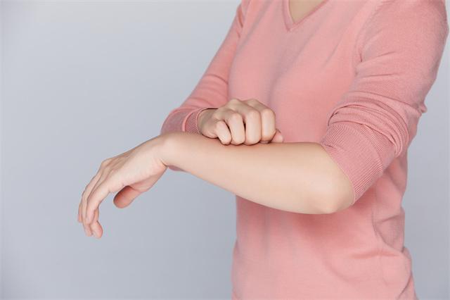 春天最易皮膚過敏?別擔心,這些方法幫你預防-易網<a href=http://www.xllyou.com/ target=_blank class=infotextkey>健康養生</a>網 春天最易皮膚過敏?別擔心,這些方法幫你預防