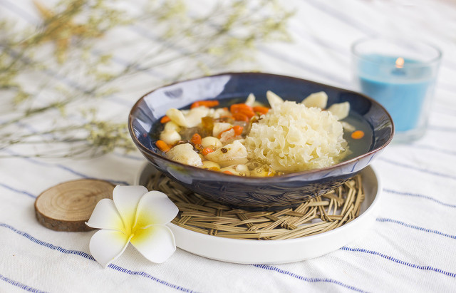 適合春天喝的湯有哪些?這里告訴你-易網健康養生網 適合春天喝的湯有哪些?這里告訴你