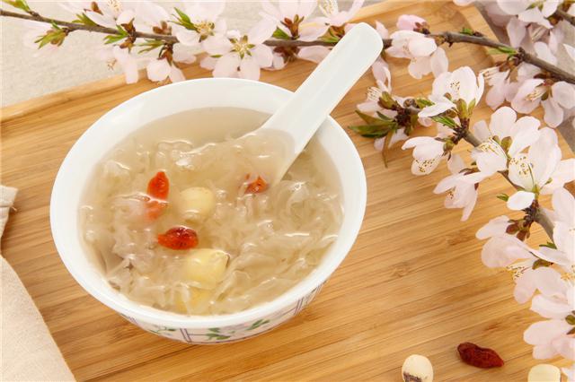 春天吃什么潤(rùn)肺？潤(rùn)肺一定要避免這些不良行為