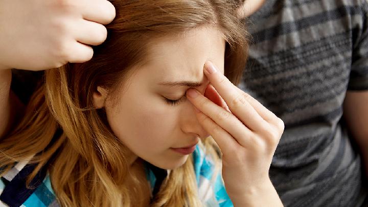 過敏性鼻炎為何春季來報(bào)到 過敏性鼻炎哪些癥狀須警惕-易網(wǎng)健康<a href=http://www.xllyou.com/jkys/ target=_blank class=infotextkey>養(yǎng)生</a>網(wǎng) 過敏性鼻炎為何春季來報(bào)到 過敏性鼻炎哪些癥狀須警惕