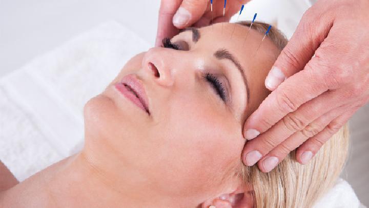 春季養(yǎng)生女性宜爭蜂吃醋 經(jīng)常吃蜂蜜可以改善肝功能