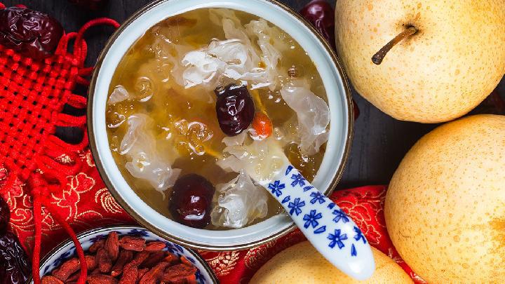 進(jìn)補吃大棗也不能亂吃 進(jìn)補吃大棗必知3大誤區(qū)-易網(wǎng)健康養(yǎng)生網(wǎng) 進(jìn)補吃大棗也不能亂吃 進(jìn)補吃大棗必知3大誤區(qū)