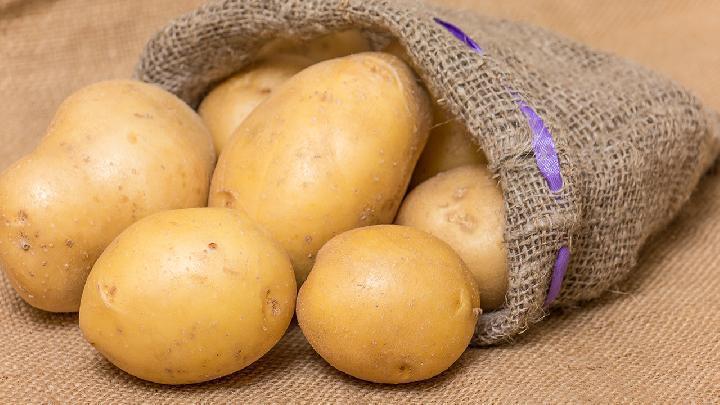 女性朋友應(yīng)該如何保健養(yǎng)生 女性春季養(yǎng)生選擇紅白兩色