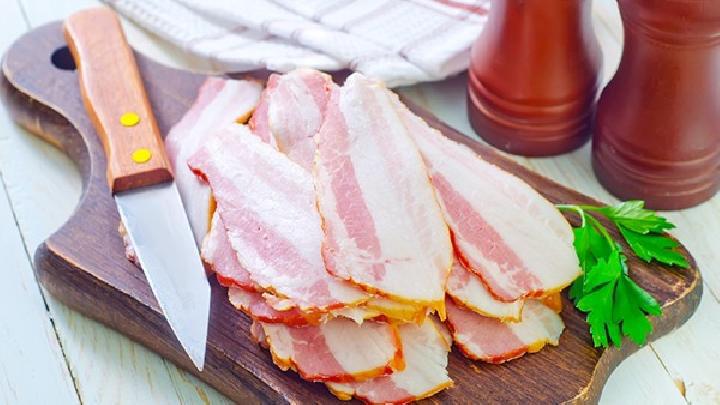 口腔潰瘍患者該多吃哪些食物 口腔潰瘍患者不能吃4種食物