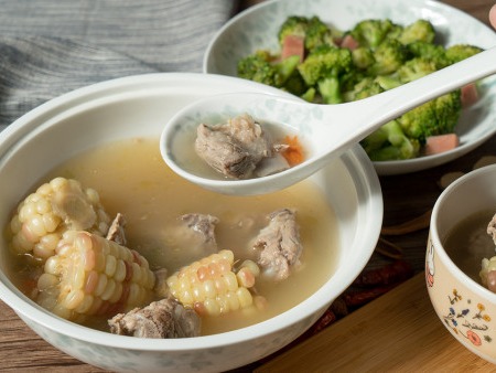 秋季養(yǎng)生湯 飲食調(diào)理保健-易網(wǎng)健康養(yǎng)生網(wǎng) 秋季養(yǎng)生湯 飲食調(diào)理保健