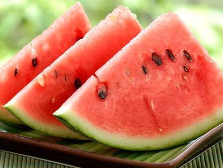 秋天到了，女性該如何保持皮膚光滑，這幾點告訴你答案