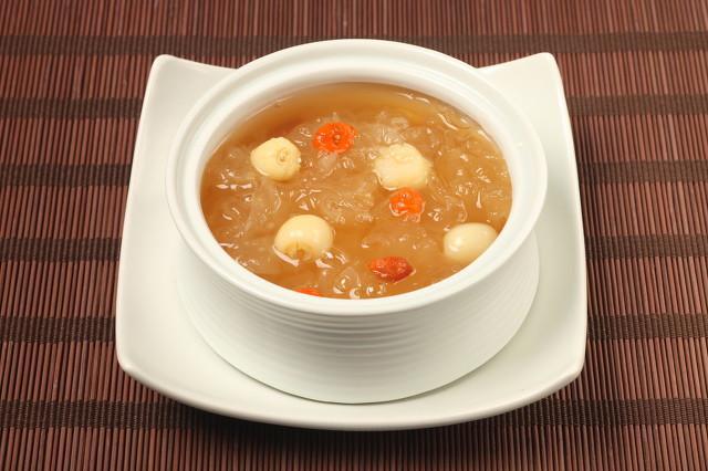 <a href=http://www.xllyou.com/tags-夏季養生.html target=_blank class=infotextkey>夏季養生</a>湯煲湯食譜!夏天最適合這些湯品-易網<a href=http://www.xllyou.com/ target=_blank class=infotextkey>健康養生</a>網 夏季養生湯煲湯食譜!夏天最適合這些湯品