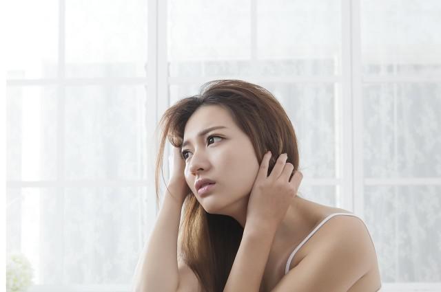 為什么初秋臉上很容易長痘,別讓痘痘毀了你的顏值-易網健康養生網 為什么初秋臉上很容易長痘,別讓痘痘毀了你的顏值