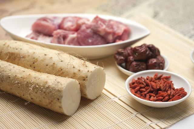 用棗泡水喝有什么好處?女人吃棗好嗎?-易網(wǎng)健康養(yǎng)生網(wǎng) 用棗泡水喝有什么好處?女人吃棗好嗎?