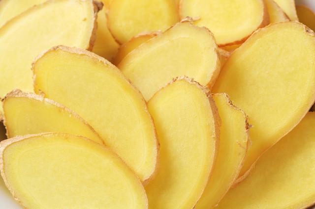 生姜擦頭皮有什么好處和壞處，護養頭發也需要適可而止!