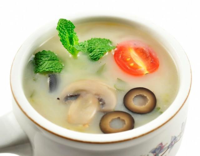 冬天就得煲湯喝，女生冬天適合煲什么湯？