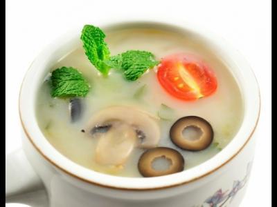 冬天就得煲湯喝，女生冬天適合煲什么湯？