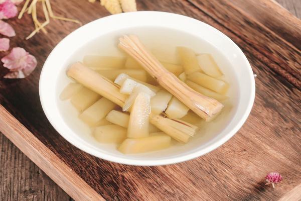 煮甘蔗的功效與作用-易網健康<a href=http://www.xllyou.com/jkys/ target=_blank class=infotextkey>養生</a>網 煮甘蔗的功效與作用