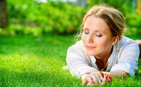 如何保護眼睛 保護眼睛的方法 保護眼睛的電腦設置