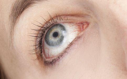 專家解析眼睛散光的原因 眼睛散光怎么辦 眼睛散光 眼鏡矯正 輕度散光 眼睛散光的原因