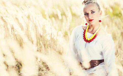 冬季<a href=http://www.xllyou.com/tags-眼睛干澀.html target=_blank class=infotextkey>眼睛干澀</a>如何潤眼? 眼睛干澀 冬季眼睛干澀 眼藥水 熱毛巾敷眼