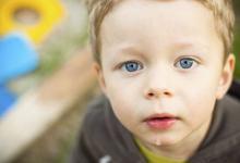 眼睛哭腫傷不起 小妙招快速消腫