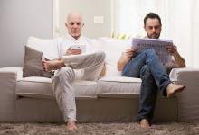 保護眼睛 車上不閱讀