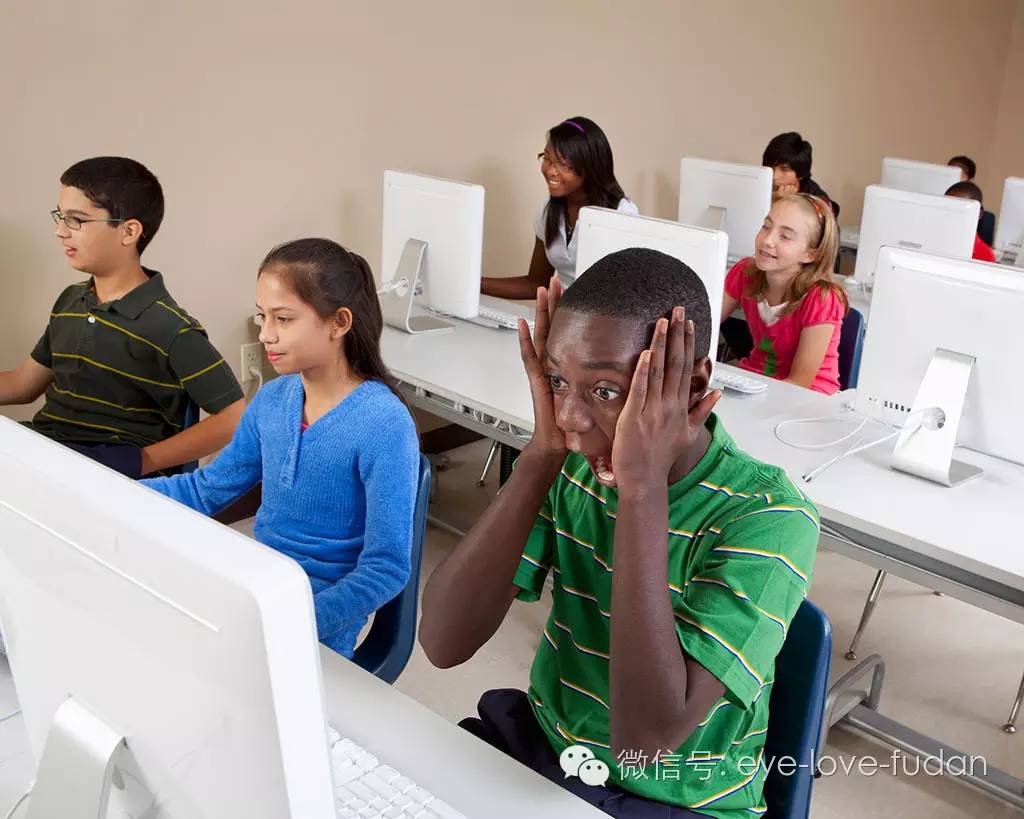 常看電腦眼睛酸痛,四個妙招解決 常看電腦眼睛酸痛,四個妙招解決