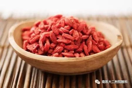 枸杞對(duì)眼睛有哪些功效? 枸杞對(duì)眼睛有哪些功效?