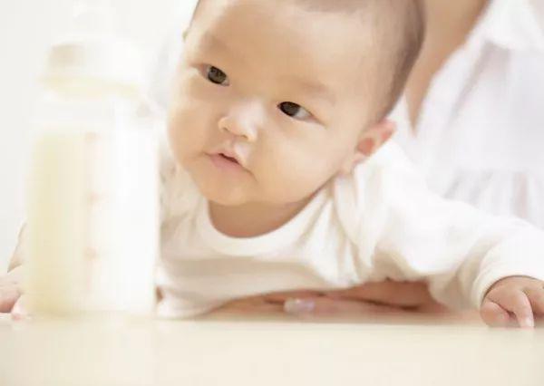 寶寶眼屎多是怎么回事？怎么清理？