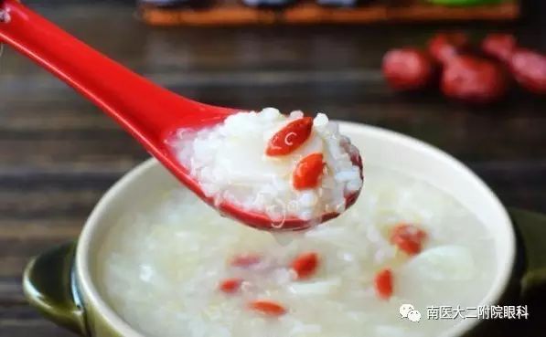 枸杞對(duì)眼睛有哪些功效? 枸杞對(duì)眼睛有哪些功效?