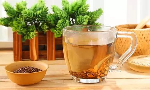 每天四杯茶，遠離視疲勞！