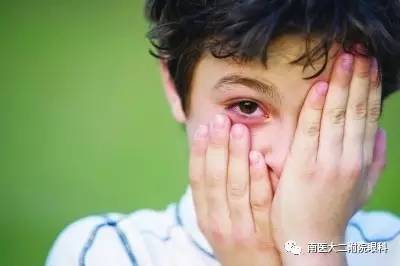 眼睛血絲多就是紅眼病嗎?